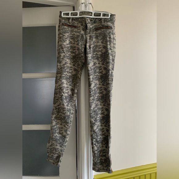 Guess jeans - size 23 skinny - army green - Picture 4 of 6